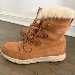 Sorel Women’s Winter Boots | Size 9 | Tan | Fur Trim | Excellent Condition